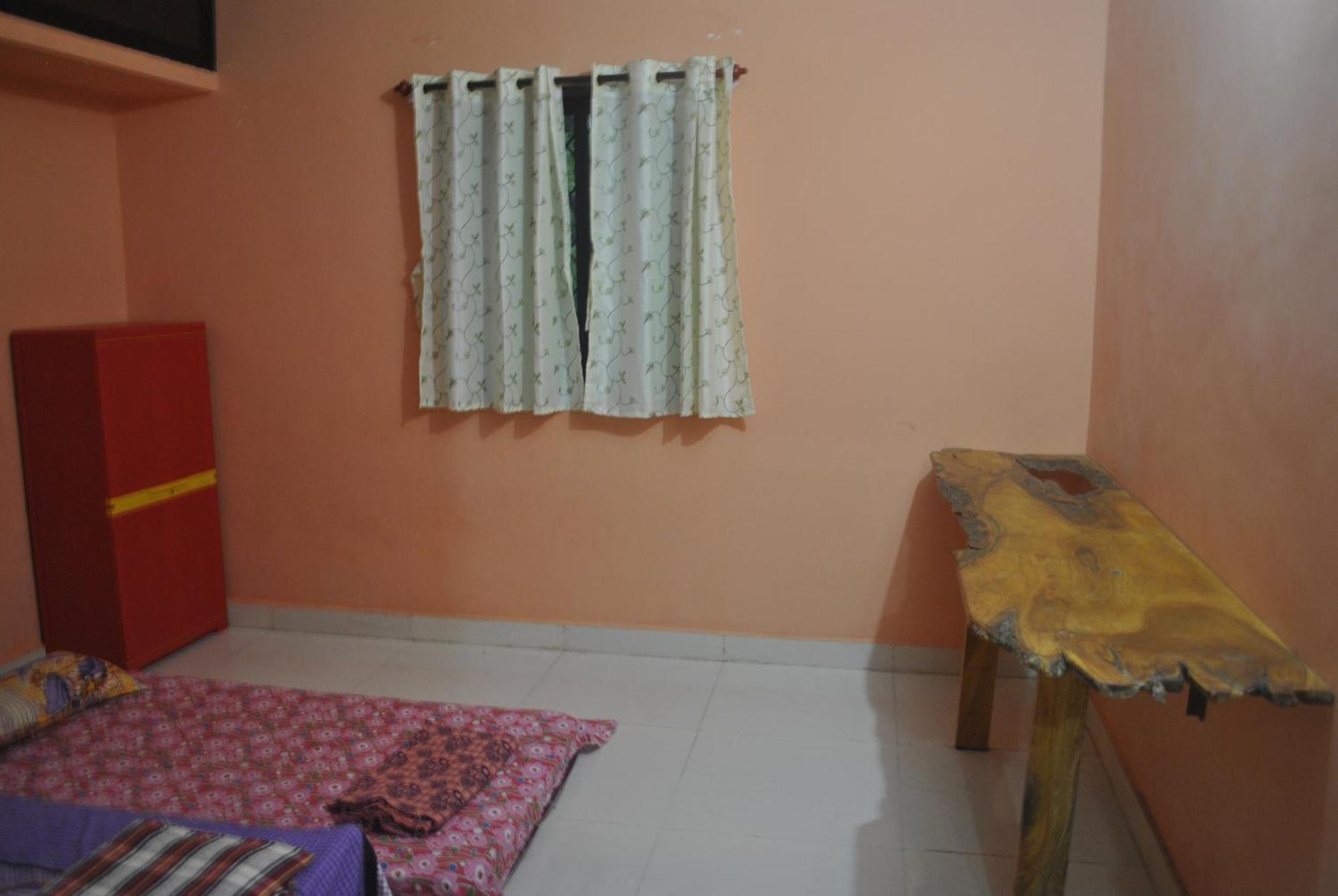 Swastik Ac Apartment *